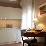 Light Charme شقة *
